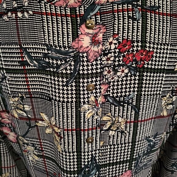 Jon & Anna plaid shell top Size Med - Picture 6 of 8